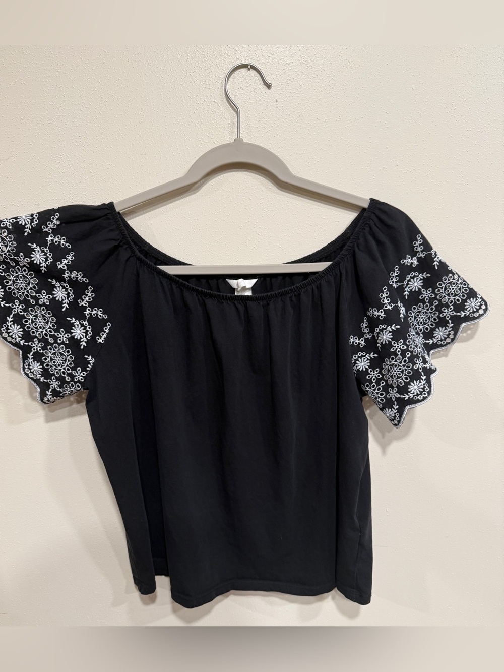 H&M Black Embroidered Off-Shoulder Women's Top